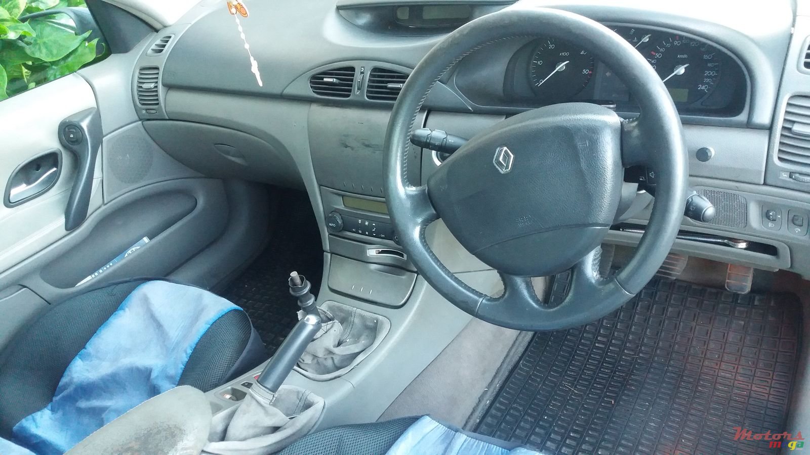 2003' Renault Laguna photo #3
