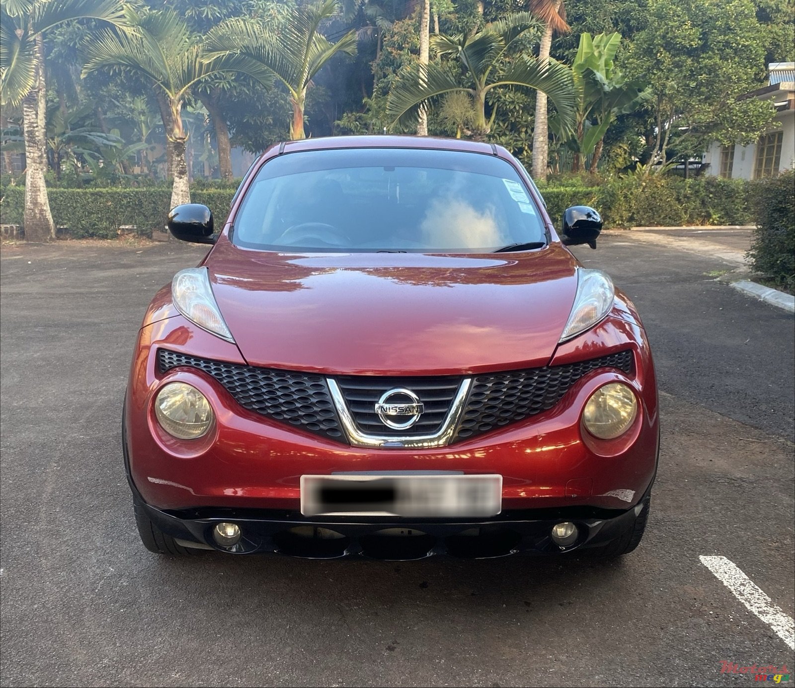 2012' Nissan Juke SUV photo #1