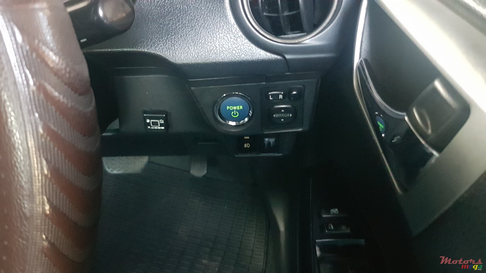 2013' Toyota Axio photo #3