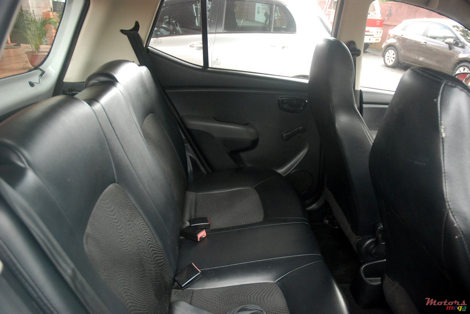 2012' Hyundai GLS photo #4