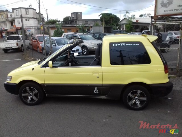1995' Mitsubishi RVR Convertible photo #3