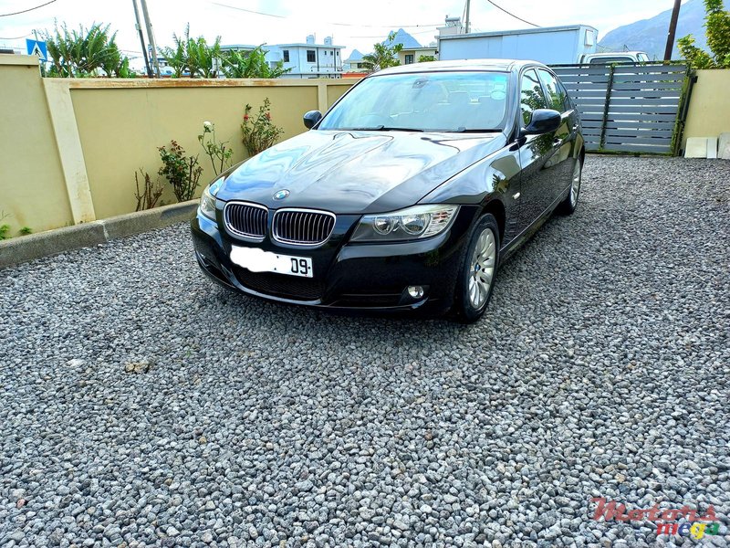 2009' BMW 3 Series photo #1