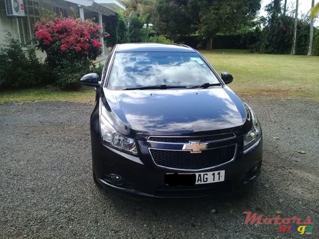 2011' Chevrolet Cruze photo #1
