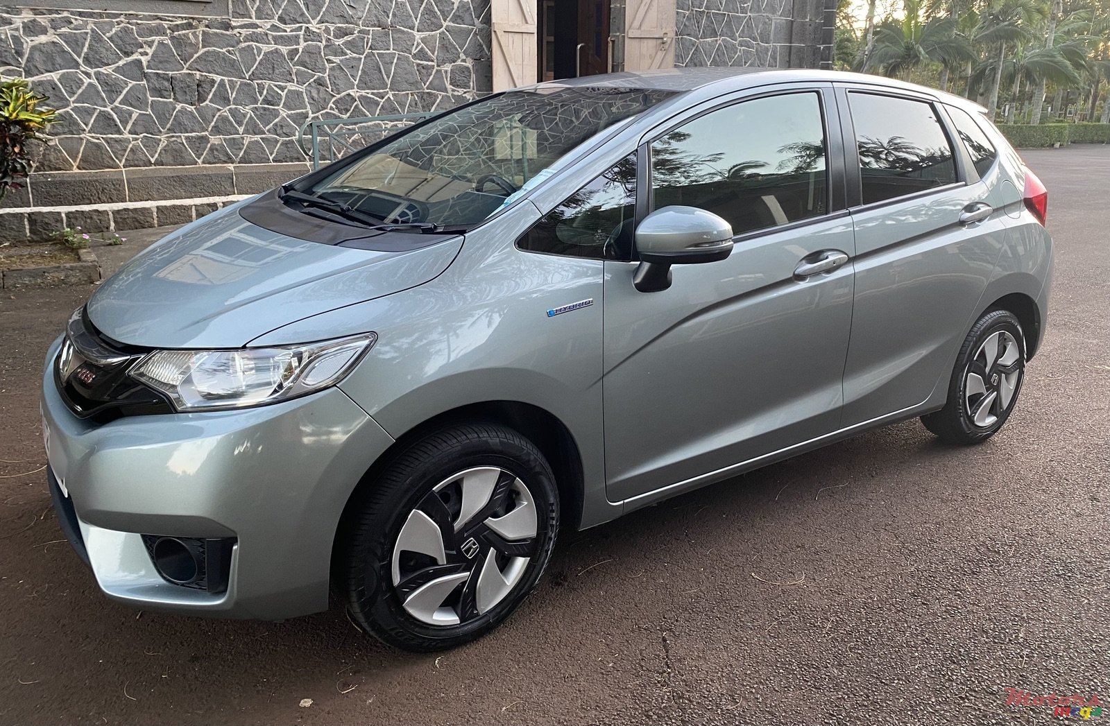 2016' Honda Fit Hybride L package photo #2