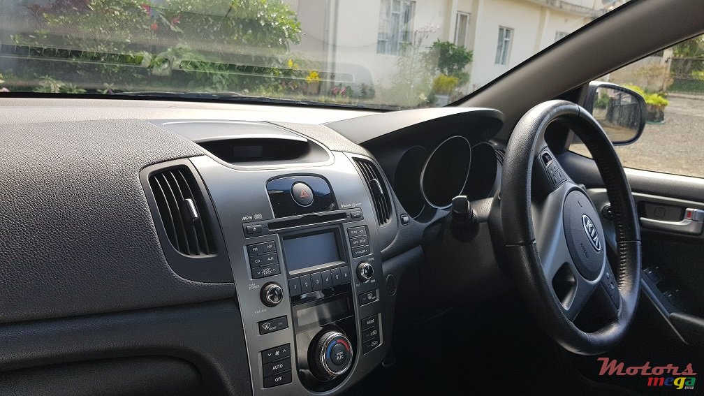 2011' Kia Cerato photo #5