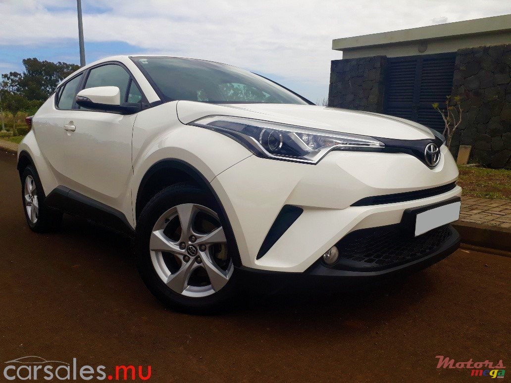 2017' Toyota C-HR 1.2 photo #1