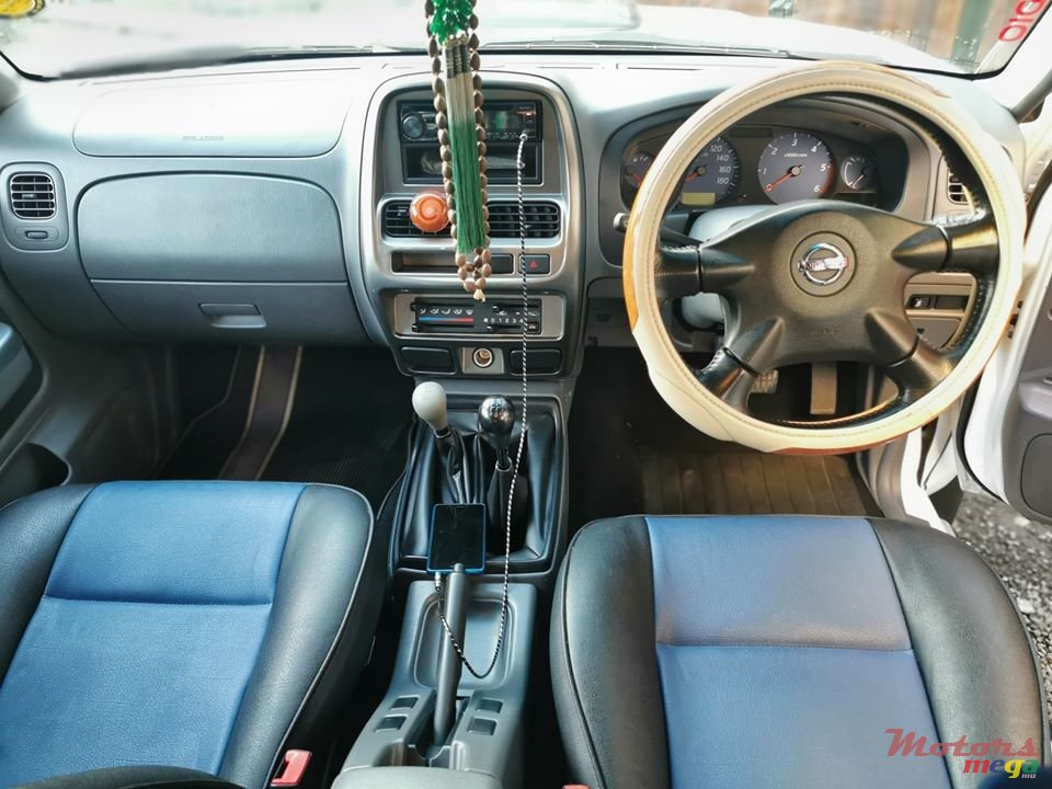 2016' Nissan Hardbody NP300 photo #5