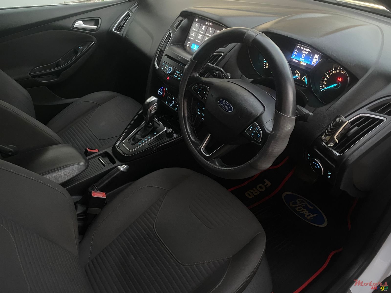 2017' Ford Focus Titanium photo #6