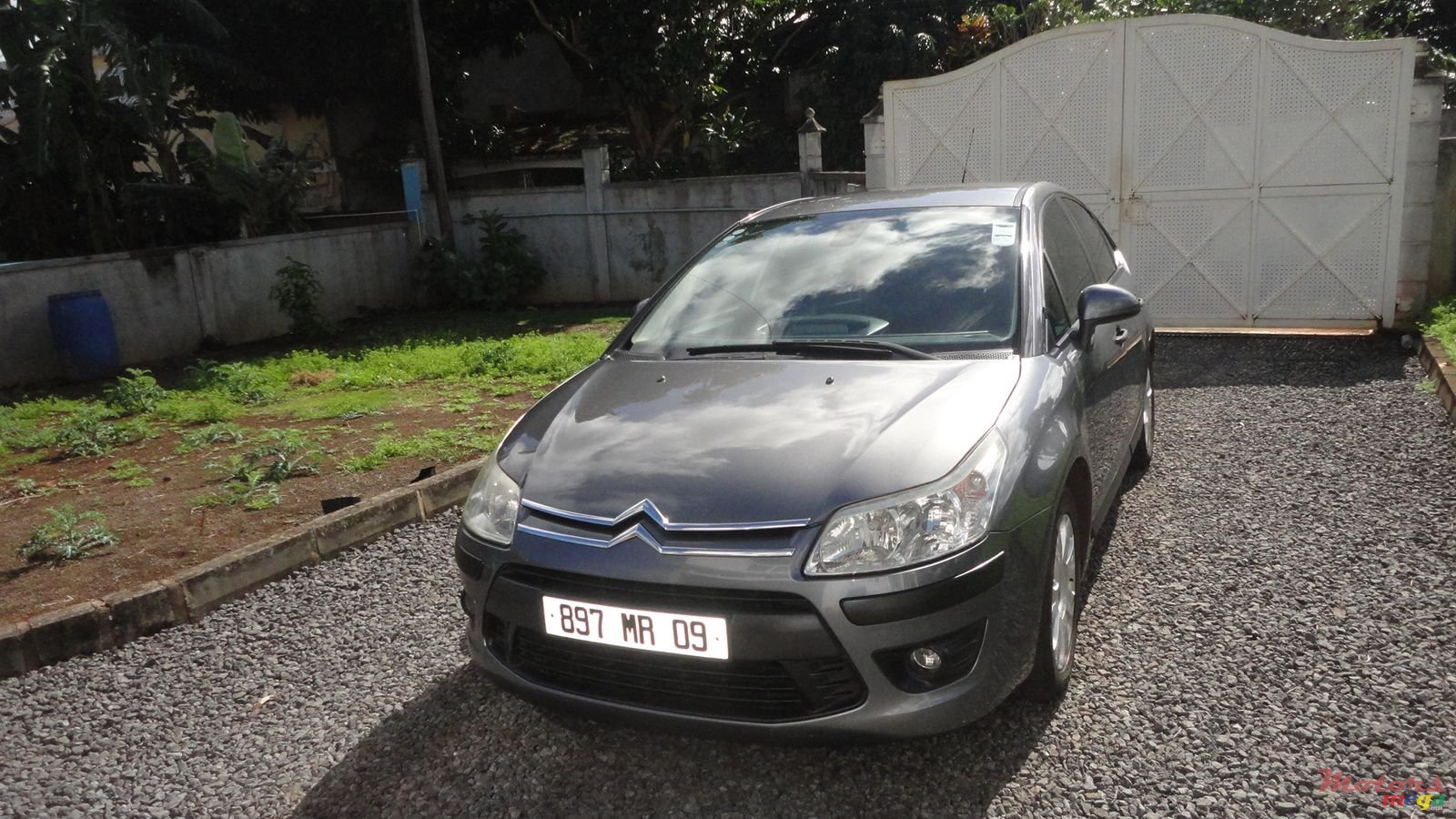 2009' Citroen C4 photo #3