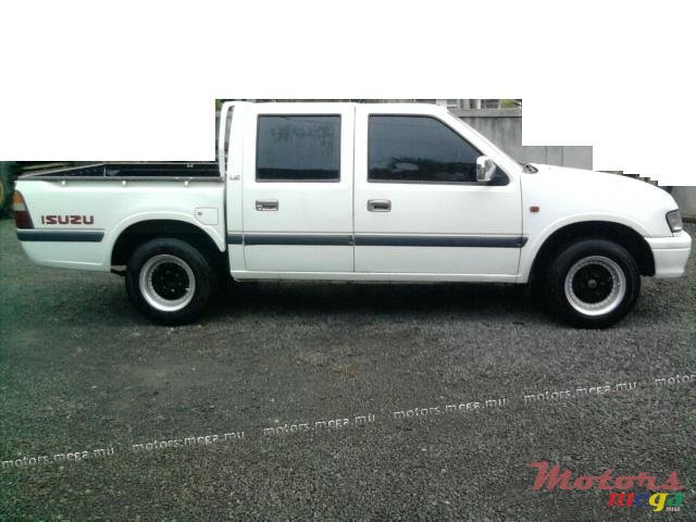 1999' Isuzu 2X4 LS photo #3