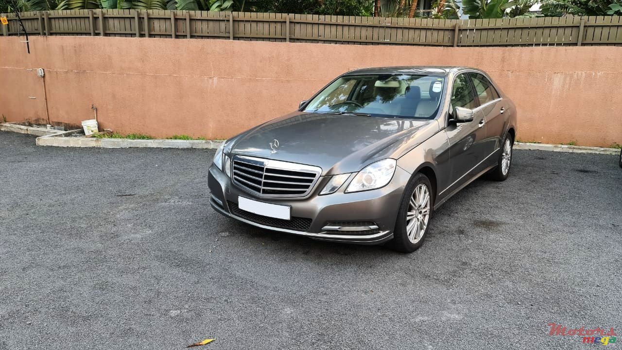 2013' Mercedes-Benz E200 photo #1