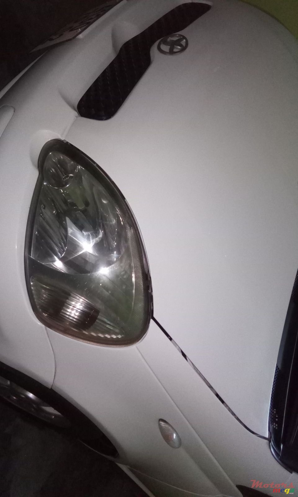 2002' Toyota Vitz photo #1