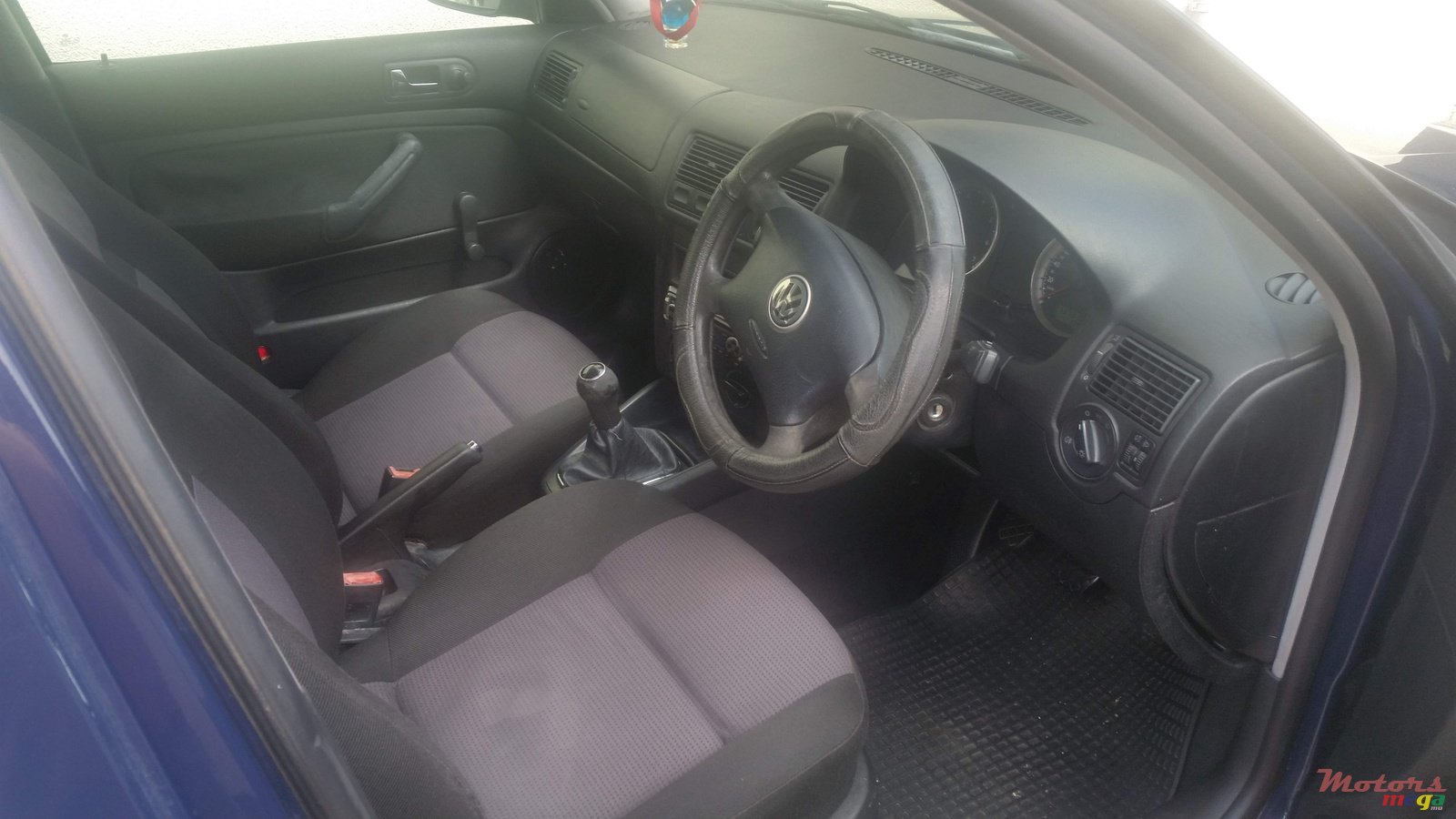 2003' Volkswagen Golf IV photo #3