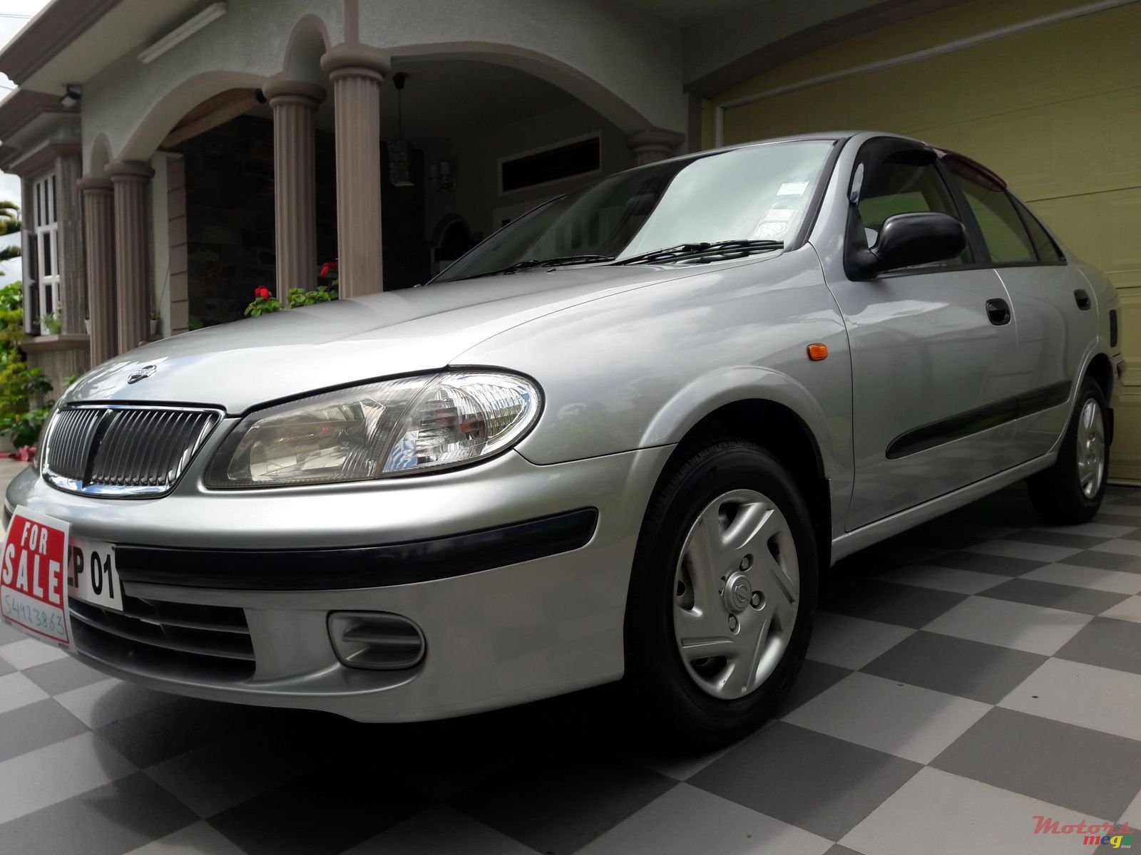 2001' Nissan Sunny photo #1