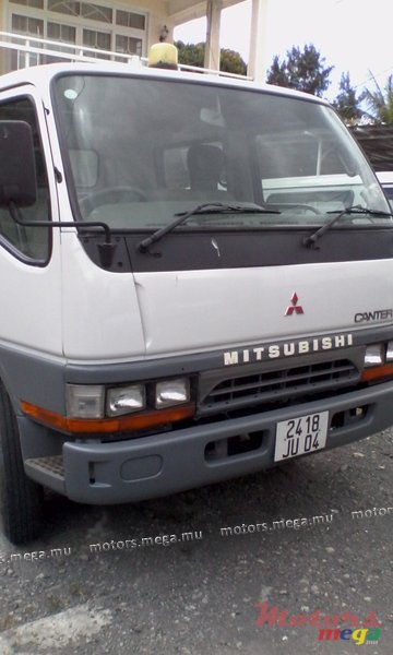 2004' Mitsubishi canter photo #1
