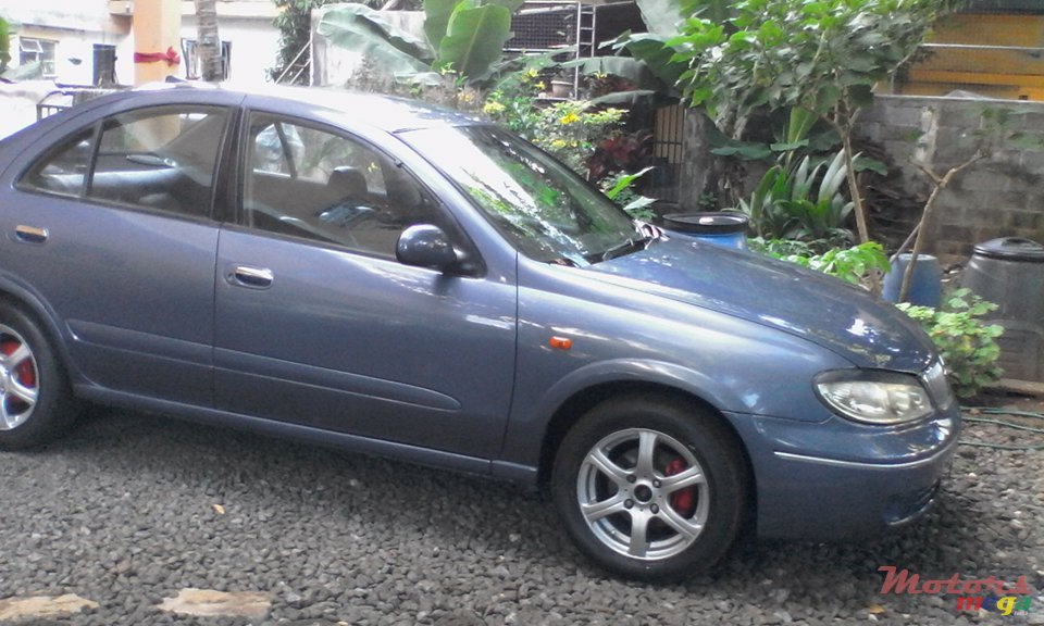 2004' Nissan Sunny photo #2