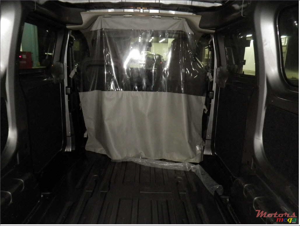 2012' Nissan NV photo #3