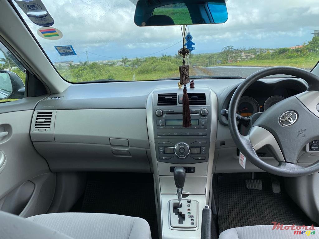 2008' Toyota Corolla photo #5