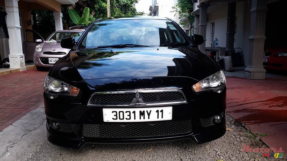 2011' Mitsubishi Lancer EX photo #1