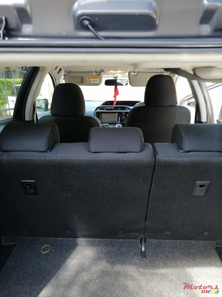 2015' Toyota Aqua photo #6