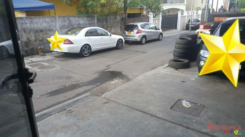 2001' Mercedes-Benz C-Class photo #4