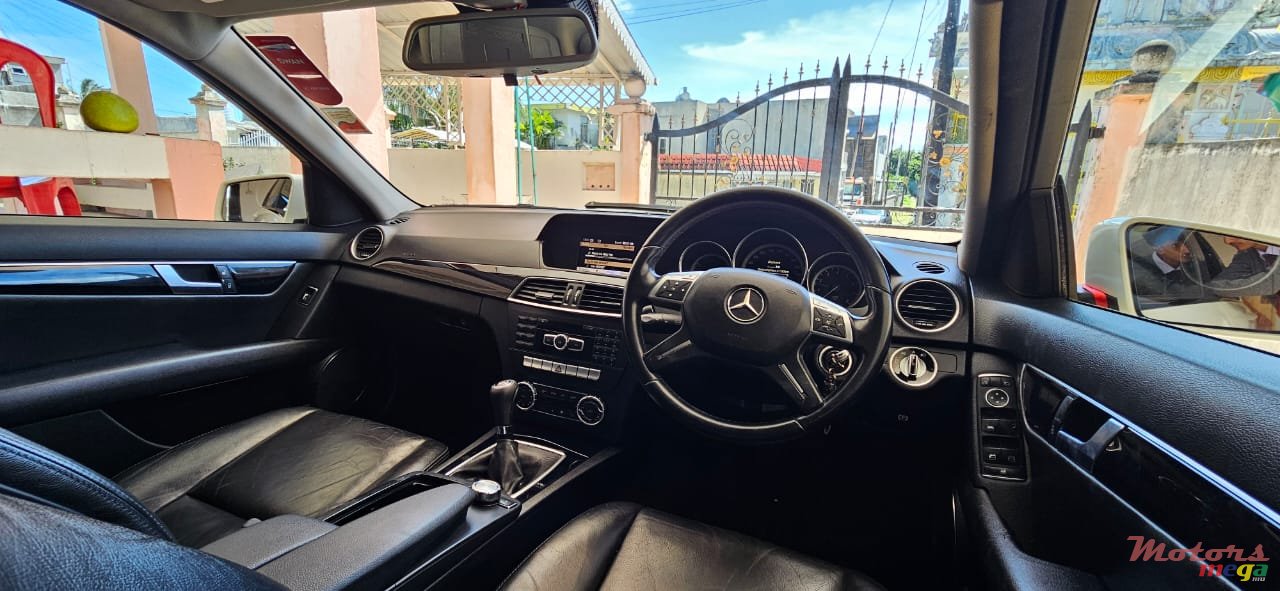 2011' Mercedes-Benz C 180 photo #7