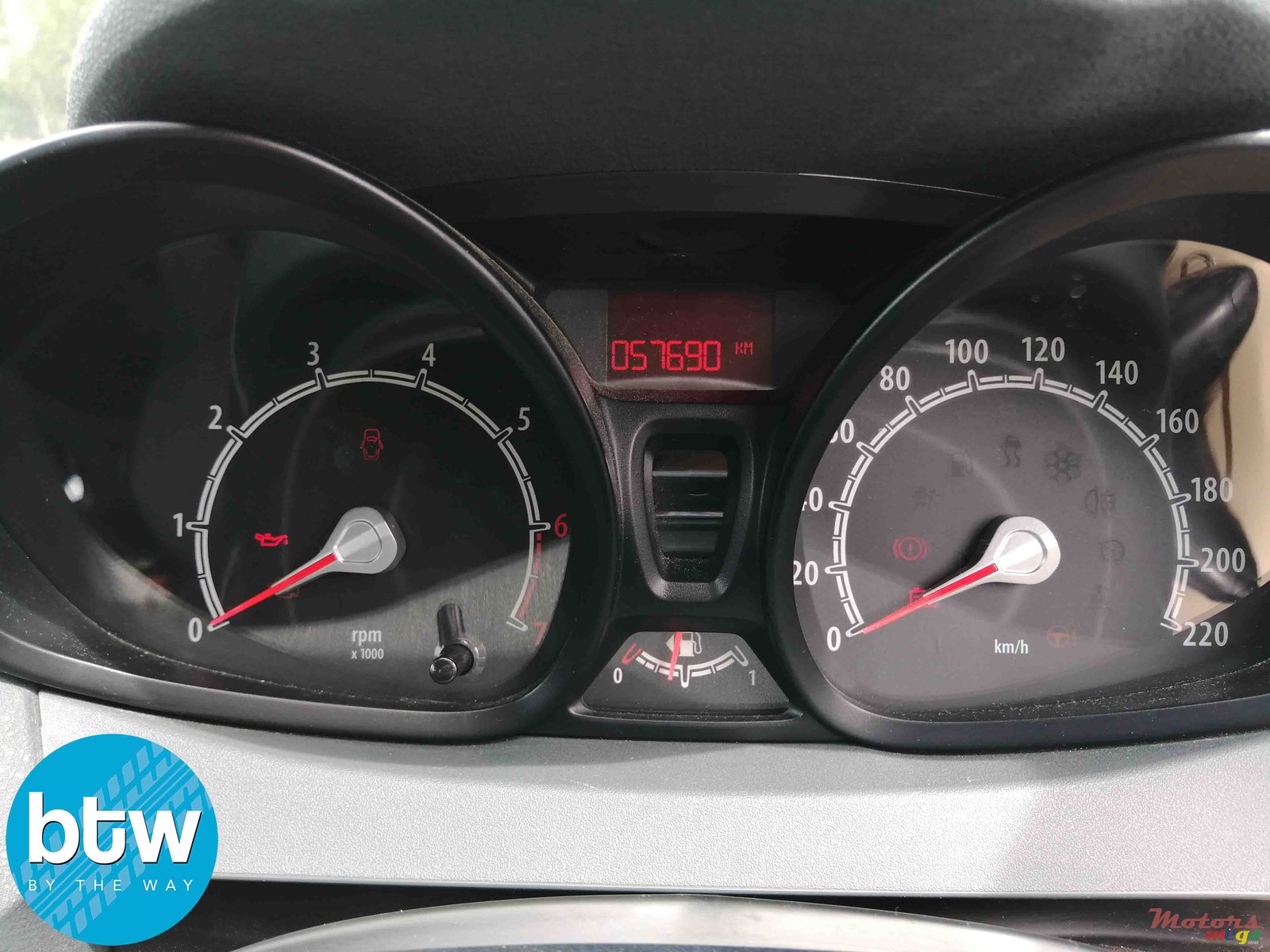 2009' Ford Fiesta photo #6