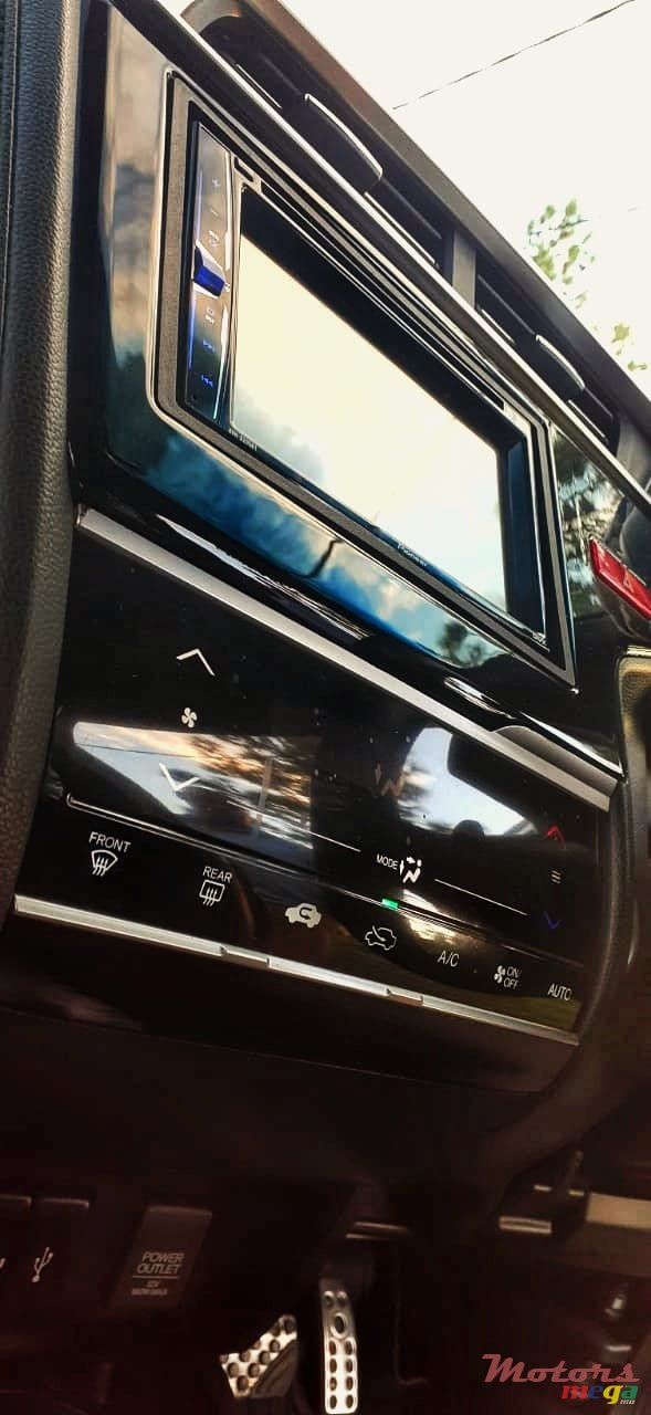 2014' Honda Fit S package photo #7