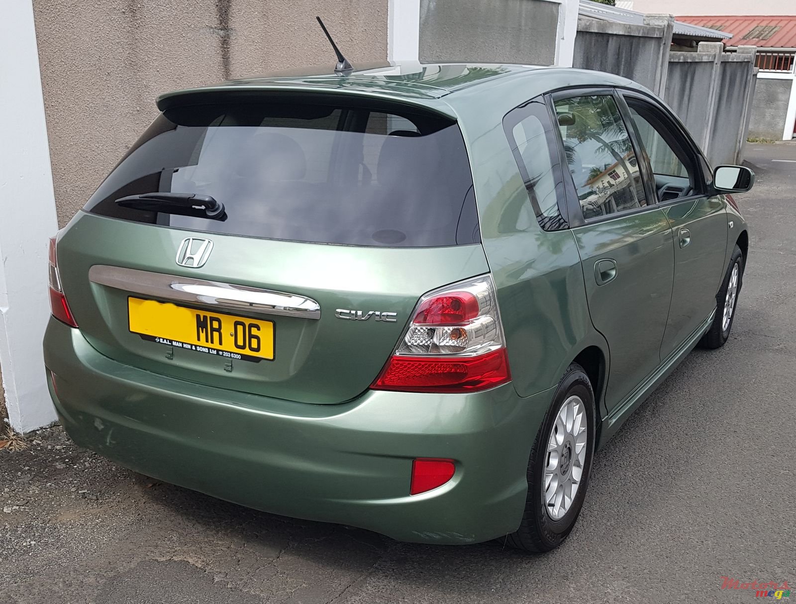 2006' Honda Civic Hatchback photo #1