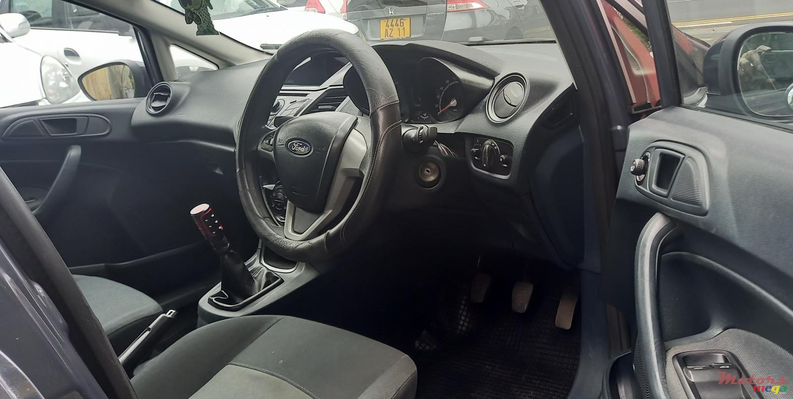 2012' Ford Fiesta photo #5