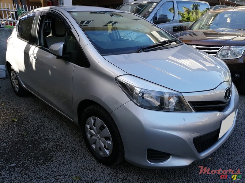 2012' Toyota Vitz photo #2