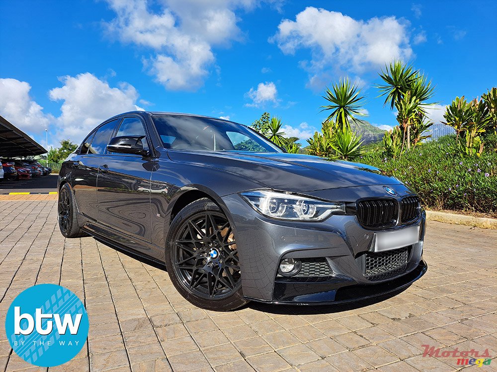 2017' BMW 330 photo #1