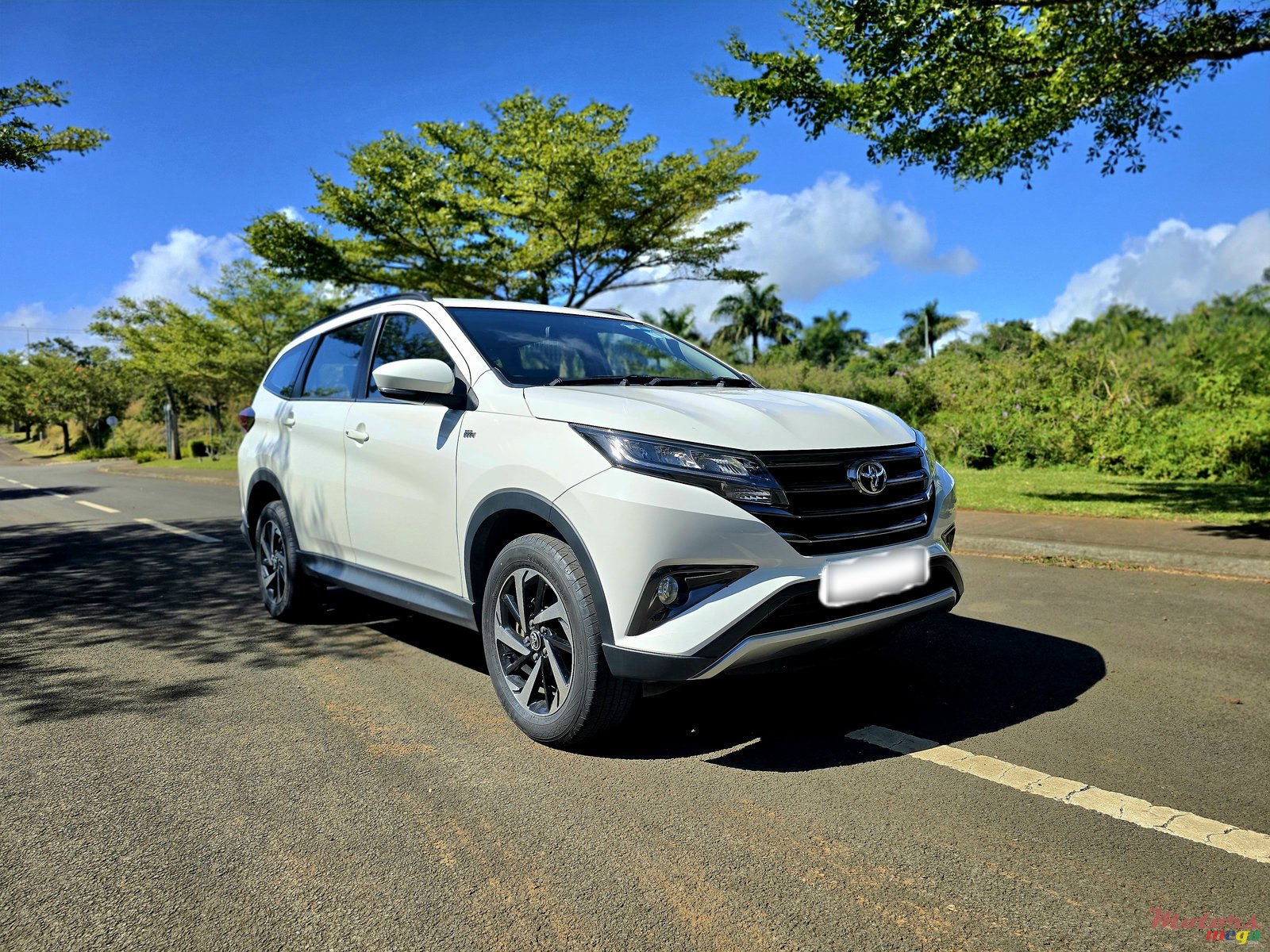 2019' Toyota Rush- 7 seater. Low mileage photo #2