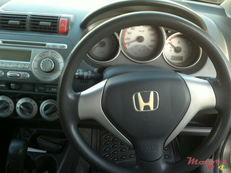 2007' Honda Fit photo #4