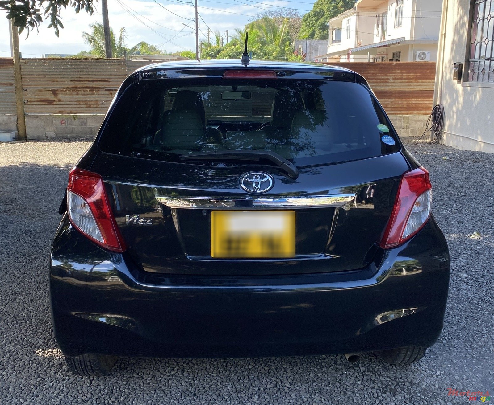 2014' Toyota Vitz 1320 photo #2