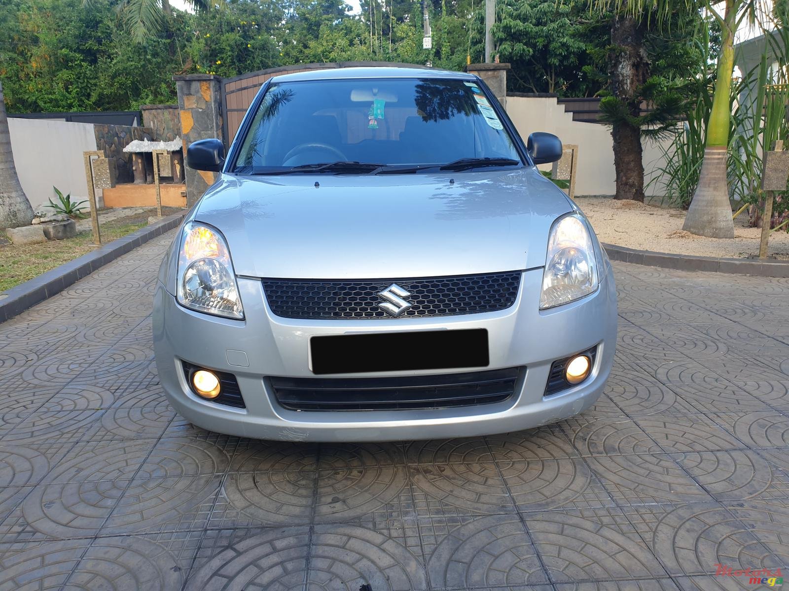 2009' Suzuki Swift photo #4