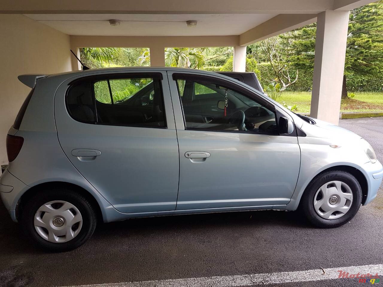 2003' Toyota Vitz photo #4