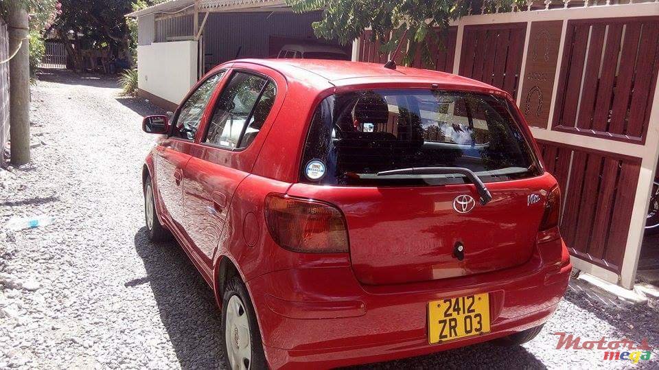 2003' Toyota Vitz nil photo #1