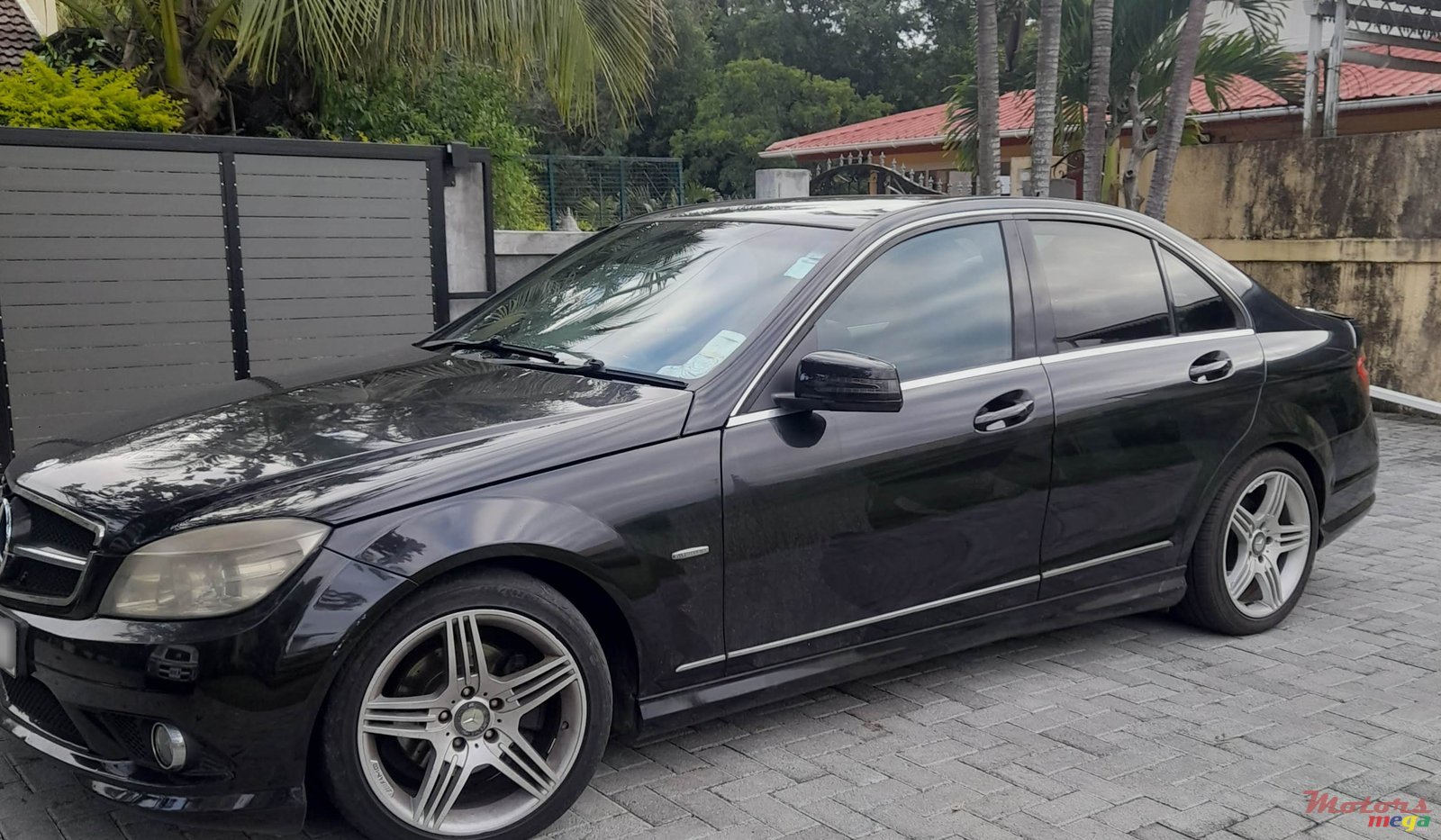 2009' Mercedes-Benz AMG C180 photo #2