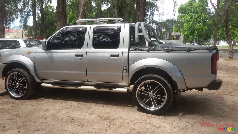 2006' Nissan Hardbody 4x2 photo #3