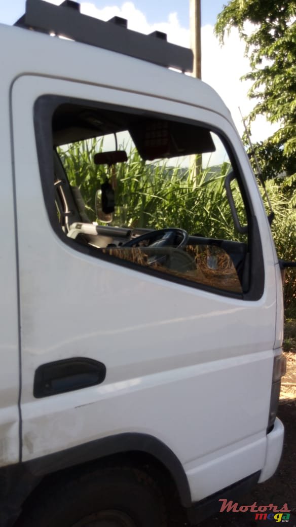 2012' Mitsubishi photo #3