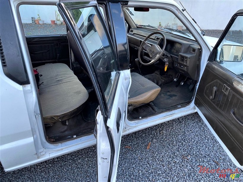 1998' Mitsubishi L 200 2X4 Manual 2.5L photo #5