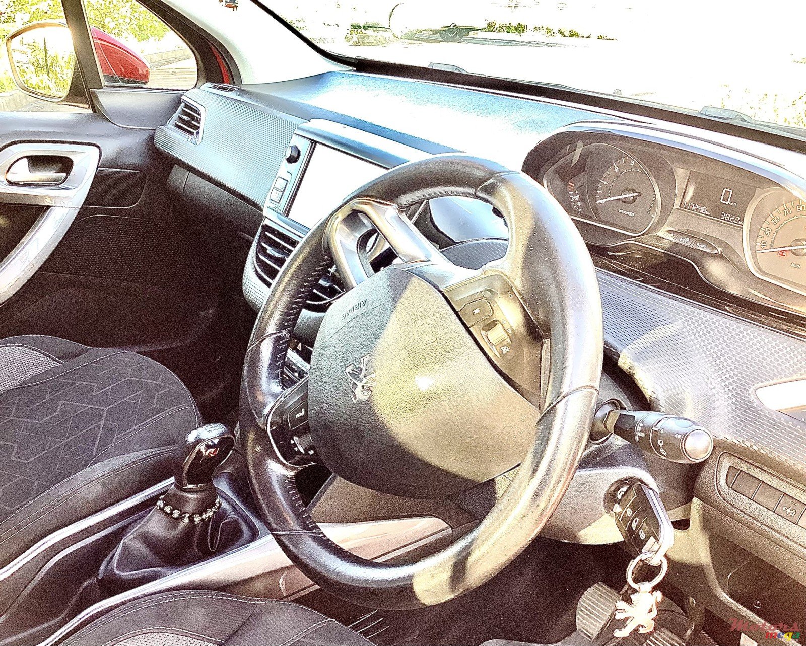 2018' Peugeot 2008 PURETECH (FRANCE) -- 57894117 photo #5