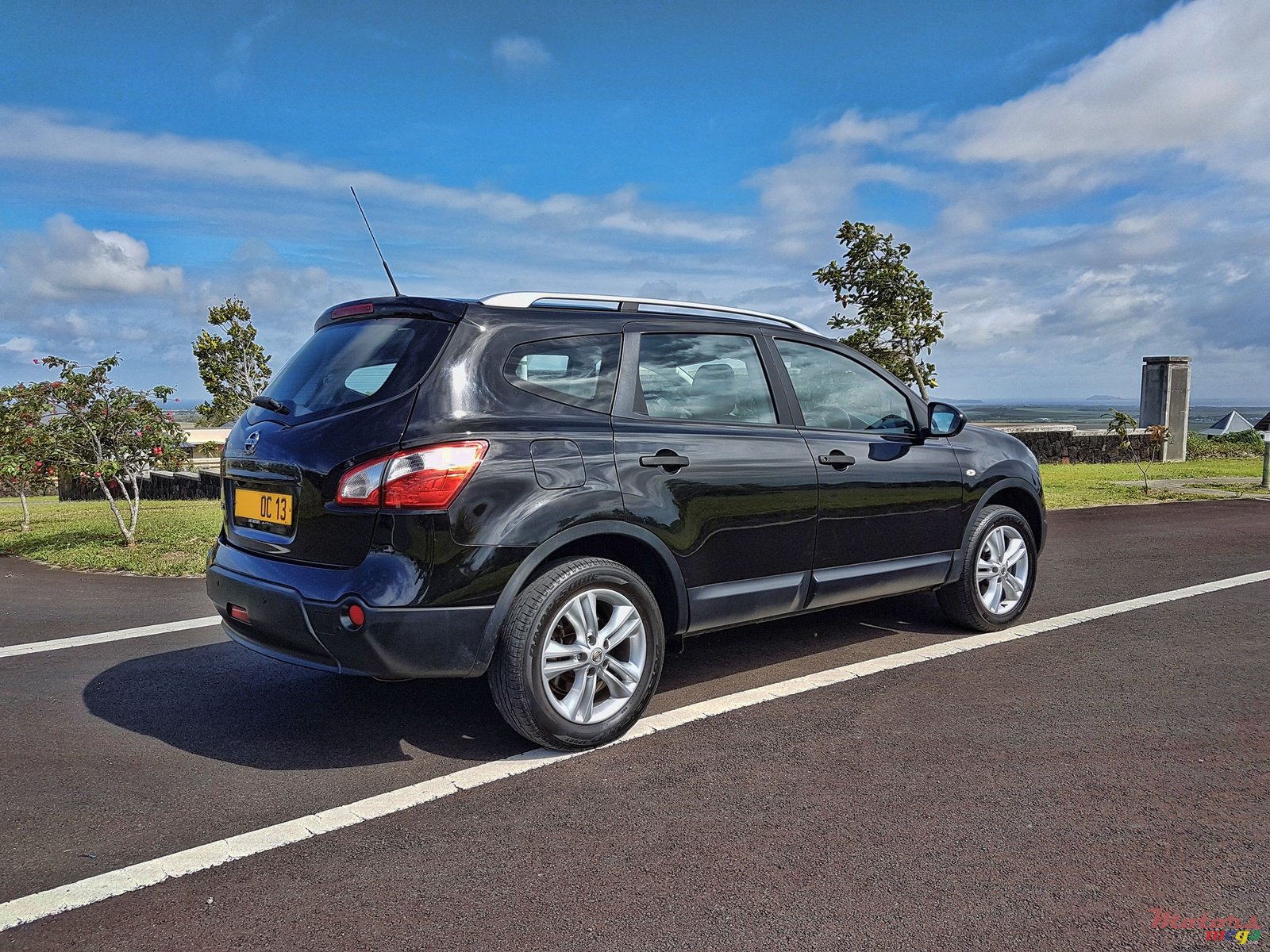 2013' Nissan Qashqai+2 photo #2