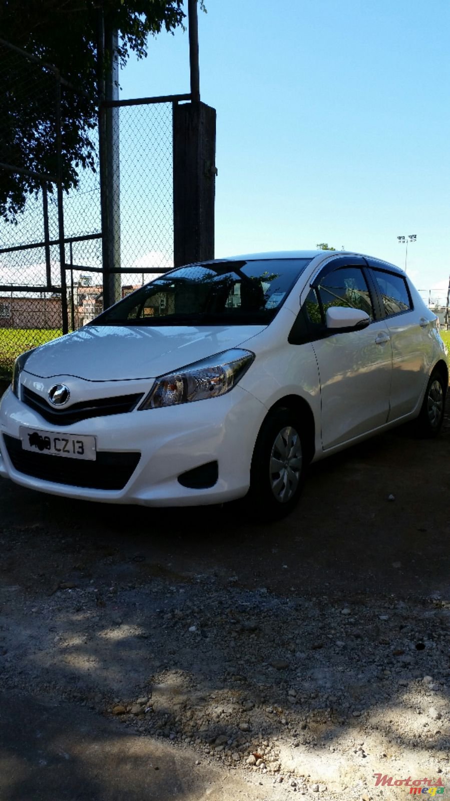 2013' Toyota Vitz photo #1