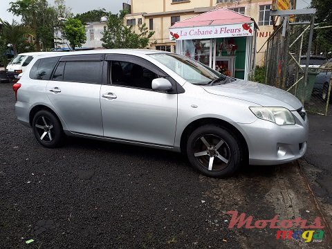 2010' Toyota Fielder photo #1