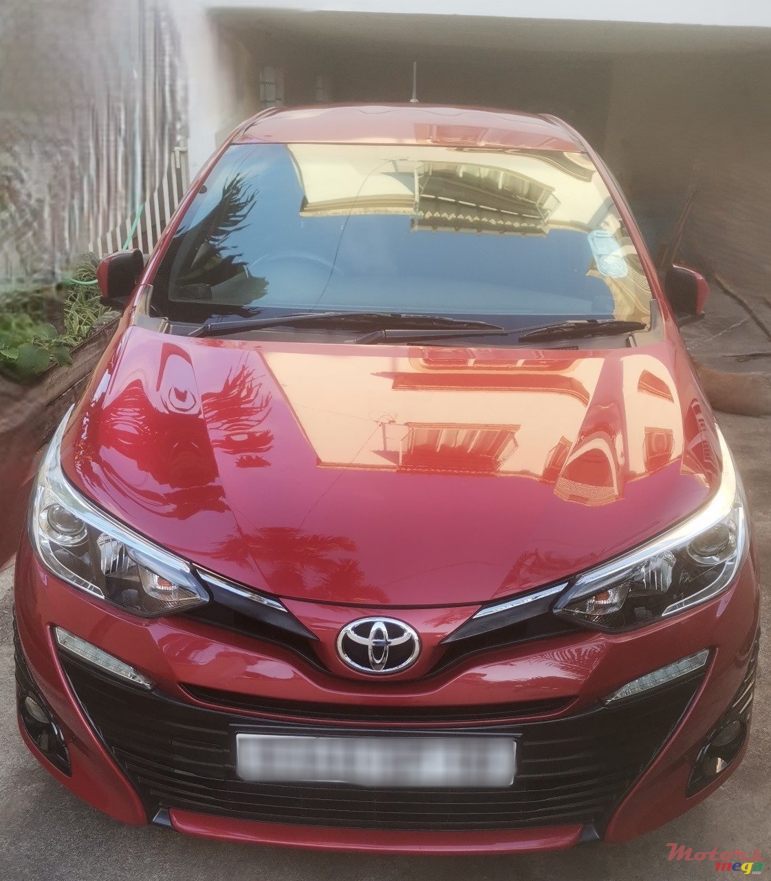 2018' Toyota Yaris photo #1
