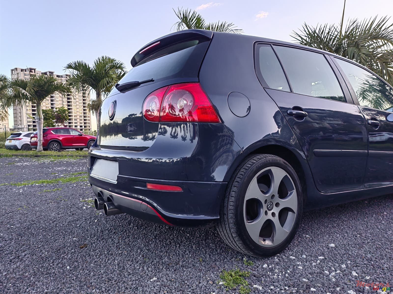 2005' Volkswagen Golf GTI photo #3