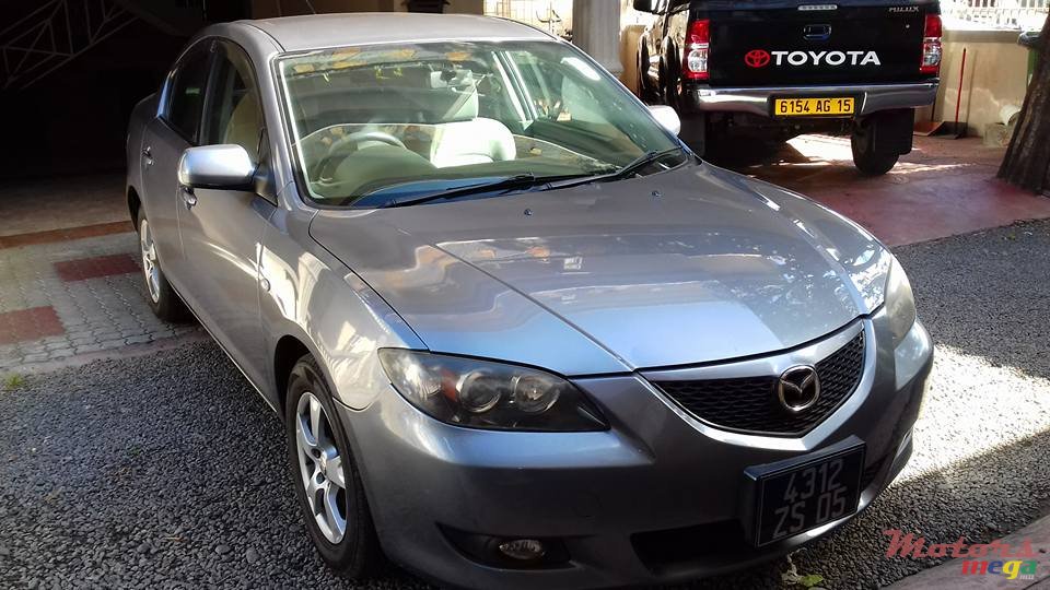 2005' Mazda Axela photo #2