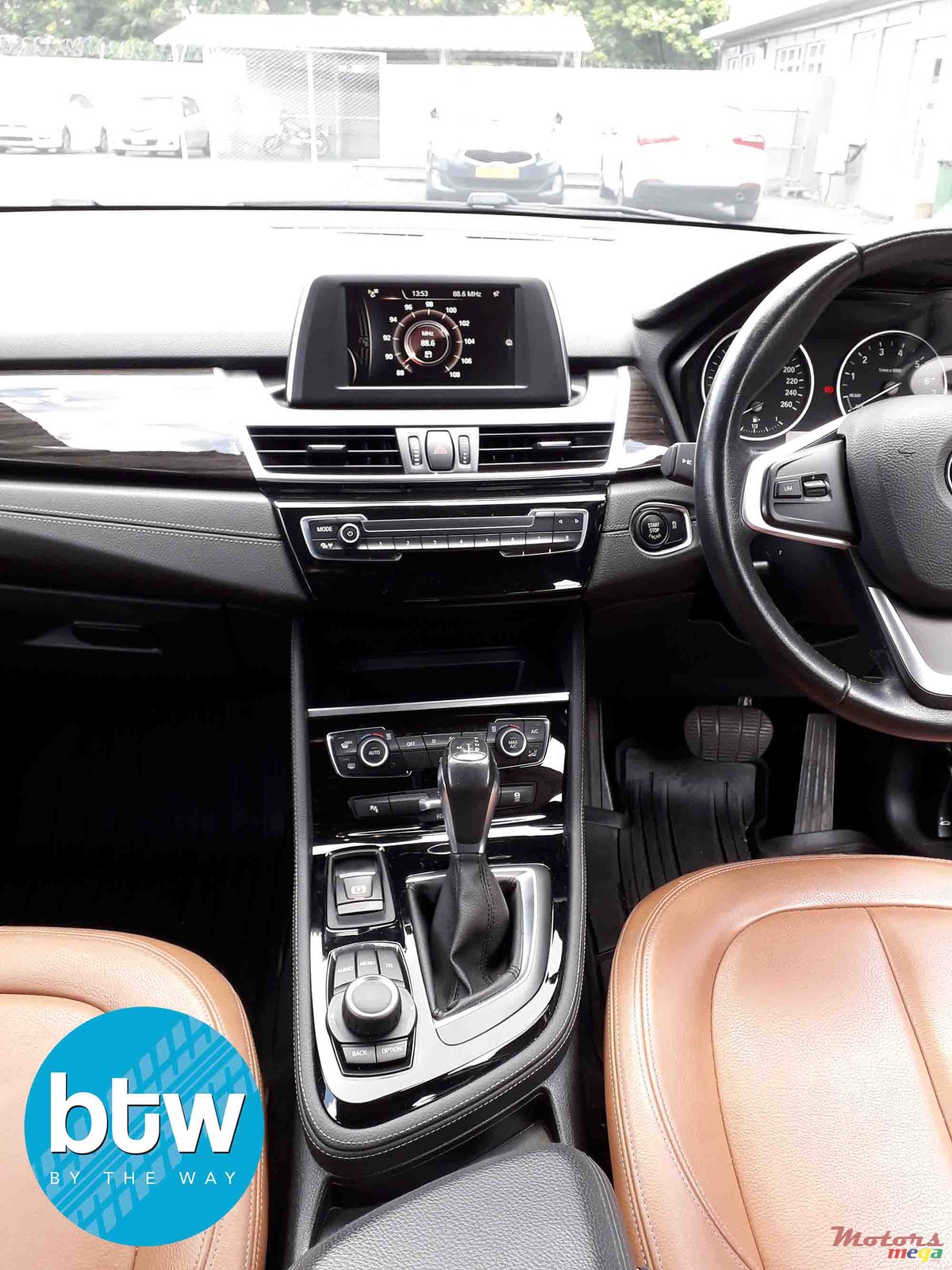 2015' BMW 2 Series 218i Gran Tourer photo #5